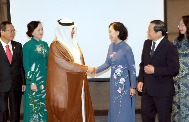 TrÆ°á»ng ban DÃ¢n váº­n Trung Æ°Æ¡ng TrÆ°Æ¡ng Thá» Mai há»i kiáº¿n PhÃ³ Chá»§ tá»ch Quá»c há»i Mohammed Bin Abdullah Al-Sulaiti. BÃ­ thÆ° Tá»nh á»§y YÃªn BÃ¡i Pháº¡m Thá» Thanh TrÃ (thá»© hai, trÃ¡i sang) cÃ¹ng tham gia há»i kiáº¿n.