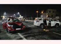 Hai ô tô 7 chỗ bị hư hỏng nặng sau vụ tai nạn. Ảnh: Đức Thịnh