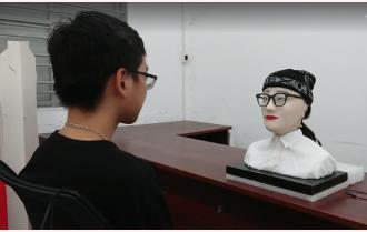 Sinh viên Việt làm robot biểu cảm như người thật