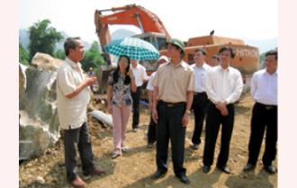 Đồng chí Hoàng Xuân Lộc thăm và làm việc tại huyện Lục Yên