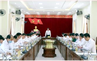 Chủ tịch UBND tỉnh Trần Huy Tuấn kiểm tra việc thực hiện các nghị quyết chuyên đề của Tỉnh ủy tại huyện Trấn Yên