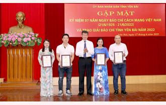 UBND tỉnh Yên Bái gặp mặt các cơ quan báo chí và trao Giải Báo chí tỉnh năm 2022