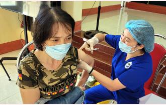 Yên Bái tăng cường rà soát, vận động người dân đi tiêm vắc xin phòng COVID-19