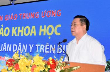 Trưởng Ban Tuyên giáo Trung ương Nguyễn Trọng Nghĩa phát biểu tại cuộc hội thảo.