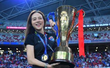 Madam Pang trở thành hậu phương vững chắc cho các đội tuyển Thái Lan