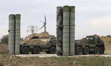 Bệ phóng tên lửa S-400 được Nga triển khai ở Syria.