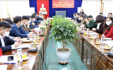 Trưởng ban Dân vận Tỉnh ủy Hoàng Thị Vĩnh kết luận tại Hội nghị.