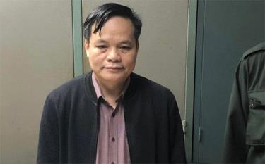 Cơ quan điều tra tống đạt lệnh bắt tạm giam giám đốc CDC Bắc Giang Lâm Văn Tuấn