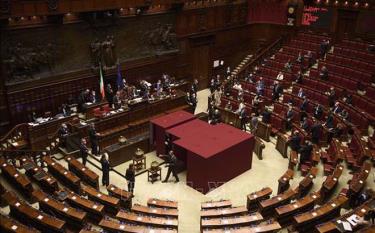 Các đại cử tri tại vòng bỏ phiếu đầu tiên bầu Tổng thống mới của Italy ở Rome ngày 24/1/2022.
