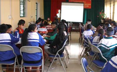 At an open discussion held in Bao Ai, Yen Binh district.