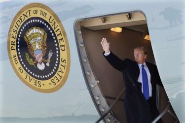Tổng thống Mỹ Donald Trump trên chuyên cơ Không Lực Một khởi hành tới Việt Nam chiều 25/2.
