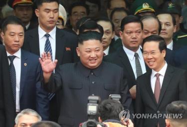 Khác với thông lệ, báo chí Triều Tiên đã đưa tin rất sát về chuyến đi của Chủ tịch Kim Jong un tới Việt Nam.