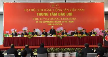 Tổng Bí thư BCH Trung ương Đảng khóa XIII, Chủ tịch nước CHXHCN Việt Nam chủ trì họp báo thông báo kết quả Đại hội.