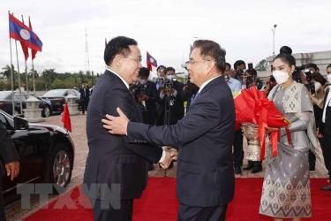 Chủ tịch Quốc hội Vương Đình Huệ vừa kết thúc tốt đẹp chuyến thăm Lào, làm sâu sắc thêm quan hệ hữu nghị đặc biệt giữa hai nước.