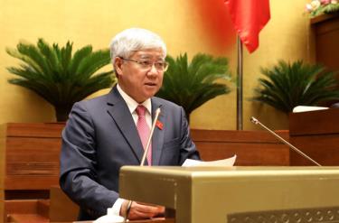 Chủ tịch Ủy ban Trung ương Mặt trận Tổ quốc Việt Nam Đỗ Văn Chiến trình bày Báo cáo tổng hợp ý kiến, kiến nghị của cử tri và Nhân dân gửi đến kỳ họp thứ 3, Quốc hội khóa XV.