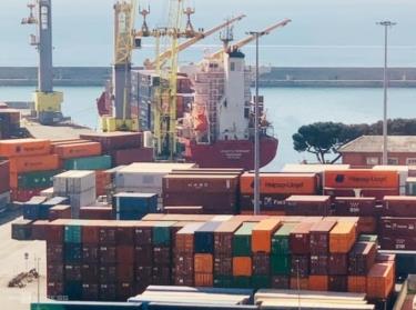 Các container điều được tạm giữ trước đó tại cảng Genoa (Italy). Ảnh:Thương vụ Việt Nam tại Italy