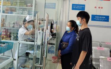 Các cơ sở kinh doanh thuốc trên địa bàn tỉnh Yên Bái đảm bảo giữ ổn định giá thuốc điều trị.

