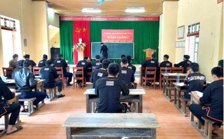 A class in Dai Son commune, Van Yen district, on the Nom-Dao script.