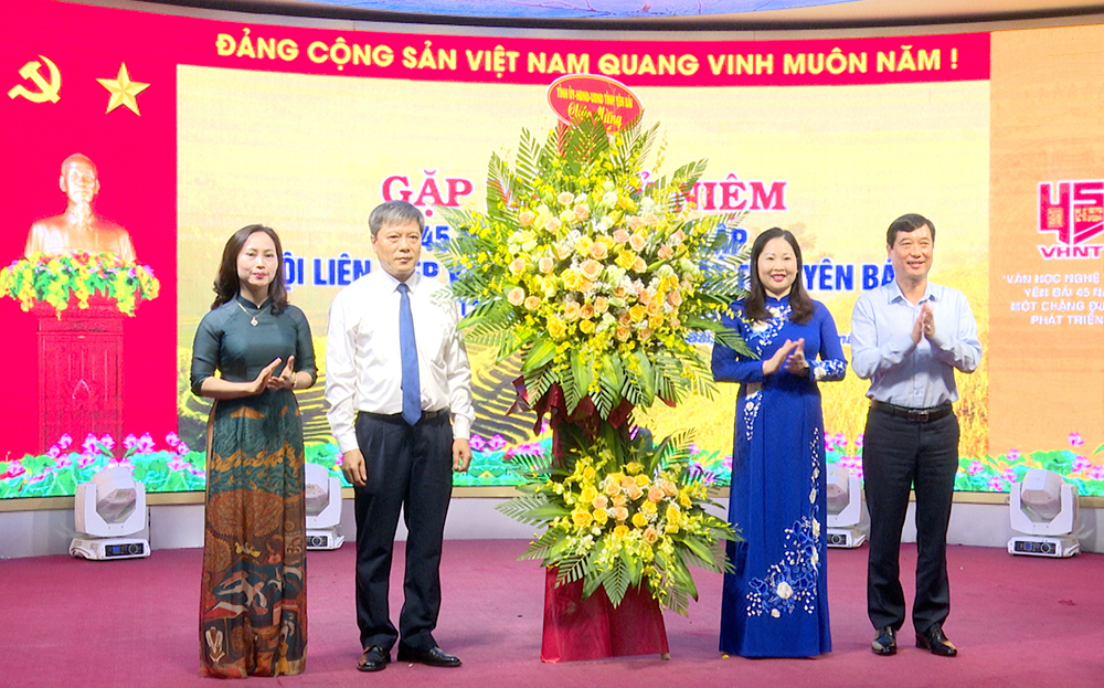 Kỷ niệm 45 năm thành lập Hội Liên hiệp Văn học nghệ thuật tỉnh Yên Bái